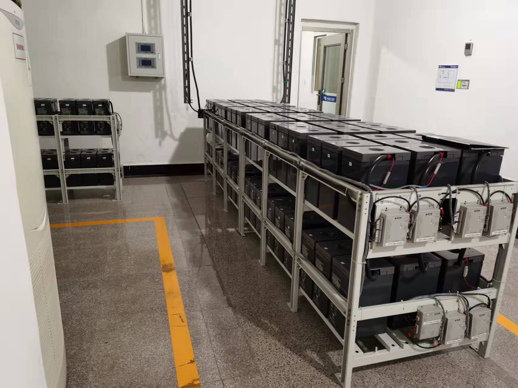 PA集团ups电源如何根据主机功率和待机时间计算电池容量?